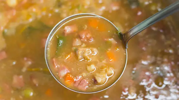 caldo de mocotó